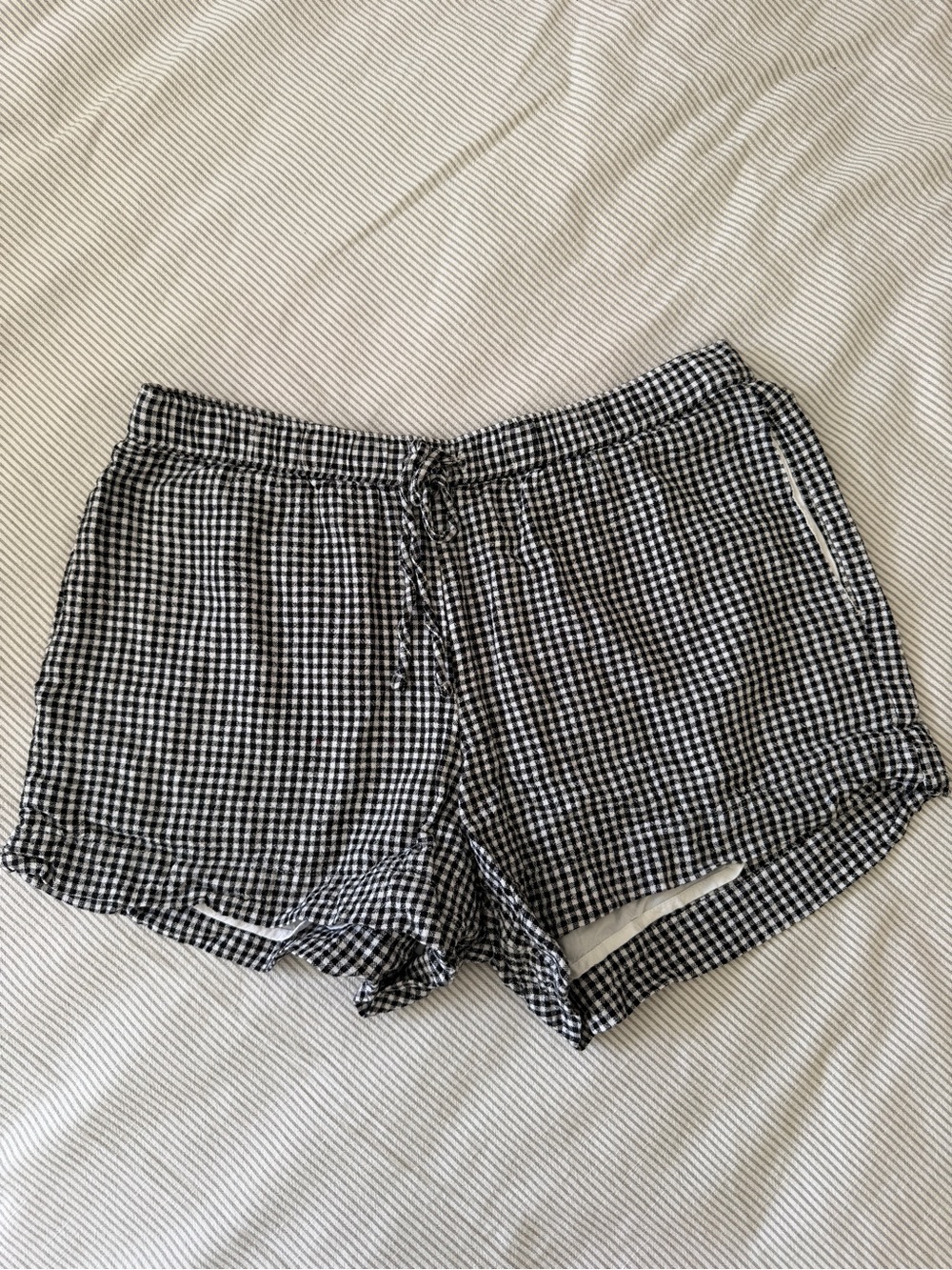 Abercrombie & Fitch Black and White Gingham Drawstring Shorts Medium